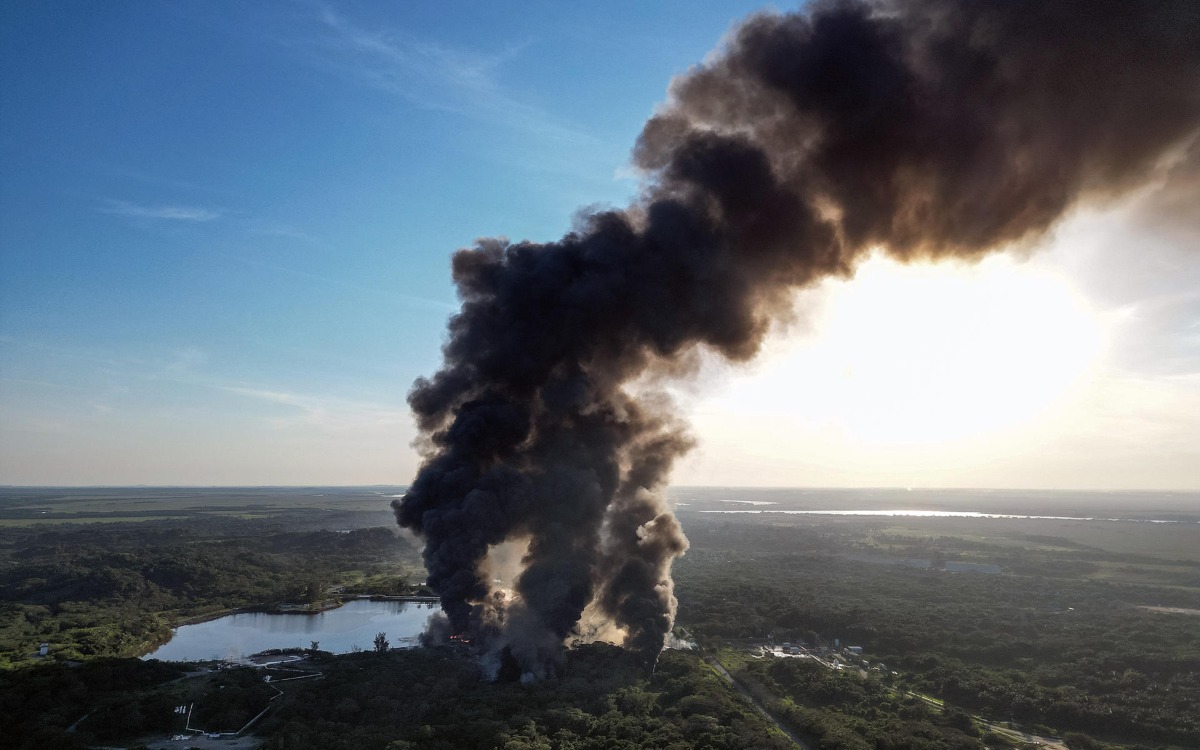 Mueren dos trabajadores tras incendio de Pemex en Veracruz