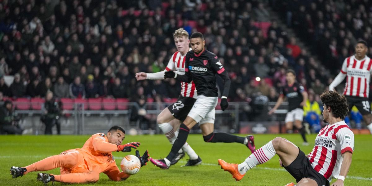PSV 2 - 0 Sevilla: resultado, resumen y goles | ¡El Sevilla en octavos de Europa League!