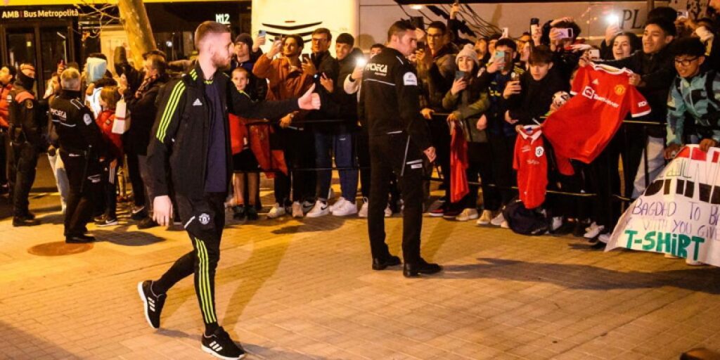 Poca expectación en la llegada del Manchester United a Barcelona