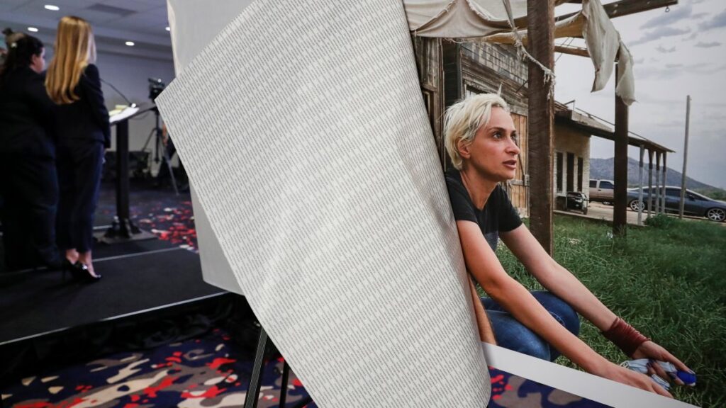 Productora de “Rust” filmará documental sobre Halyna Hutchins