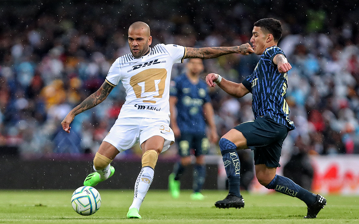 Pumas piden indemnización de 5 millones de dólares a Dani Alves