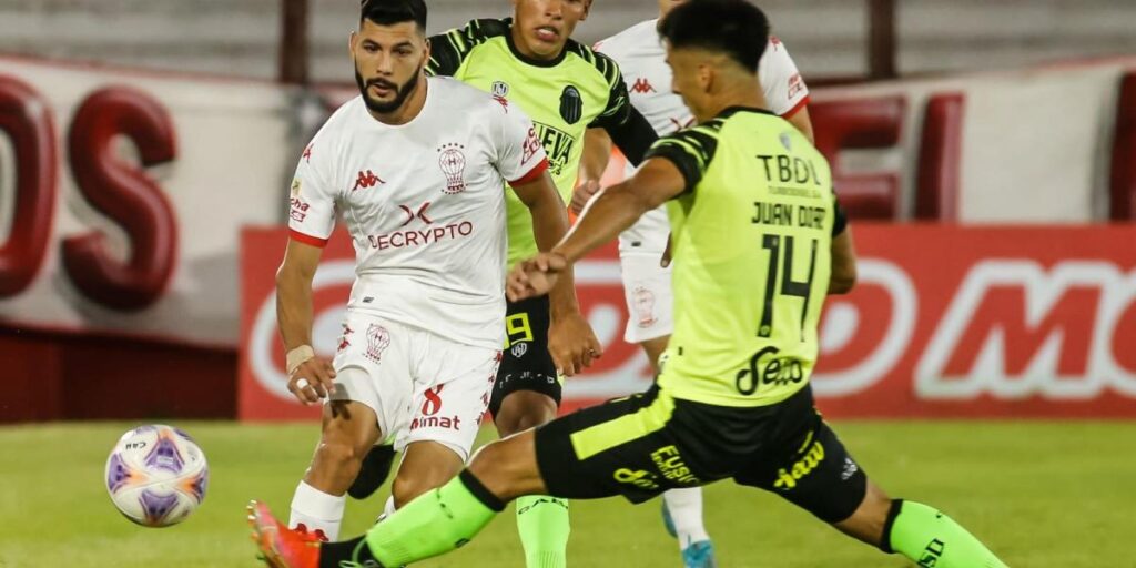 Racing logra su primer triunfo y Huracán asume el liderato