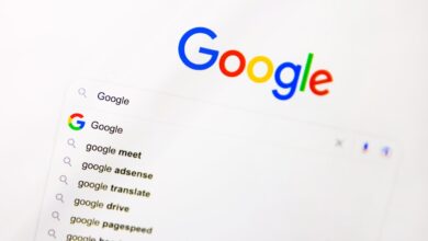 Reporte federal revela que Apple y Google limitan la competencia