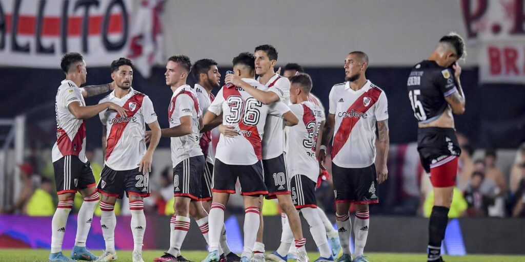 River sonrió entre demasiadas polémicas
