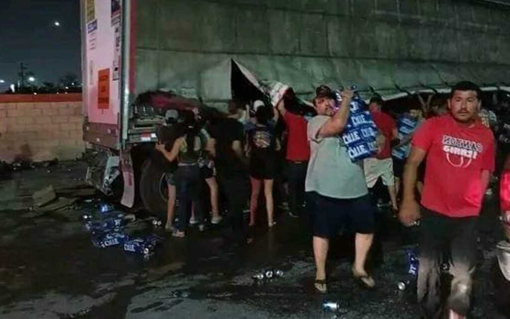 Saquean más de 20 toneladas de cervezas en Tamaulipas