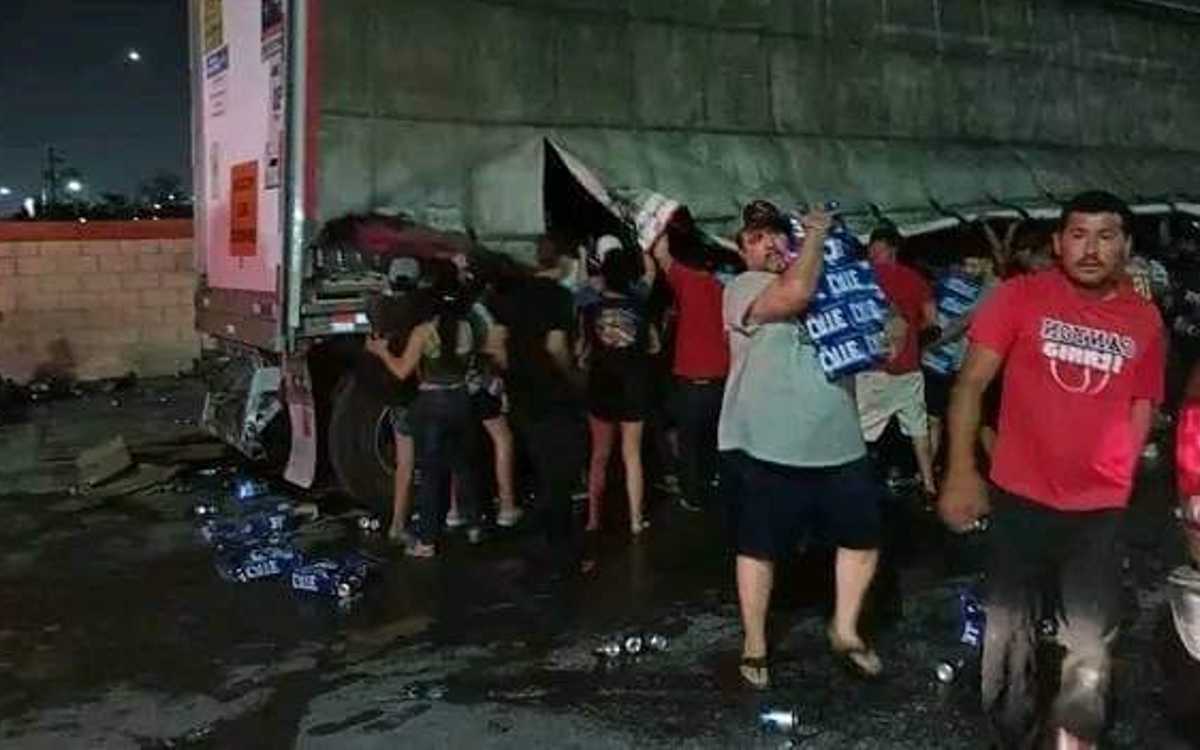 Saquean más de 20 toneladas de cervezas en Tamaulipas