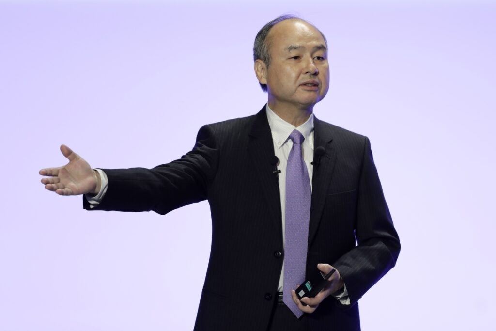 SoftBank pierde casi $ 6 mil millones en un trimestre a medida que continúa la recesión