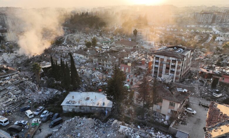 Suben a más de 20 mil muertos en Turquía y Siria por terremotos