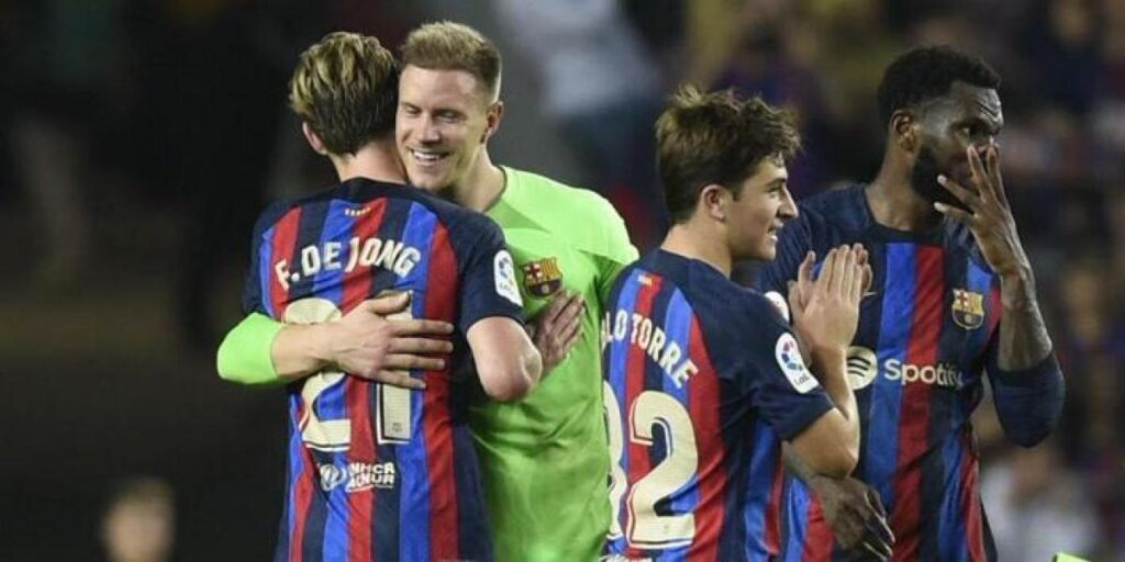 Ter Stegen: "Quiero que De Jong se quede para siempre"