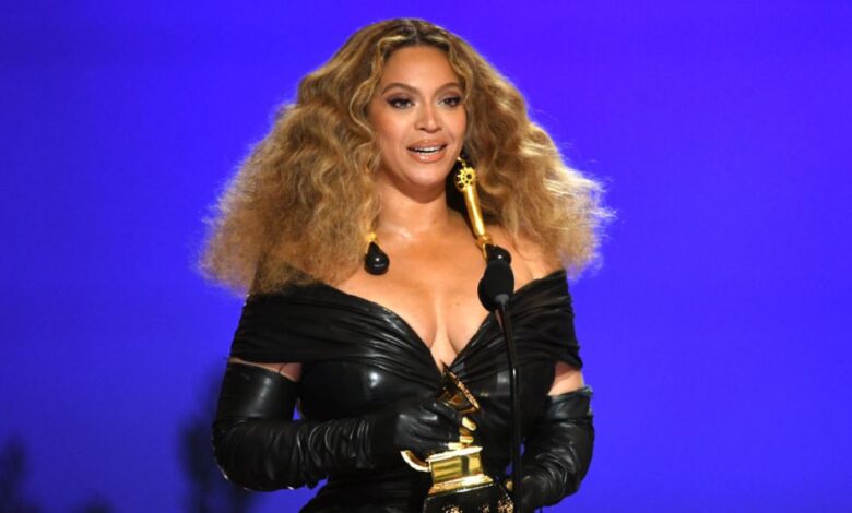 Todo listo para la entrega de los Premios Grammy y Beyoncé podría hacer historia