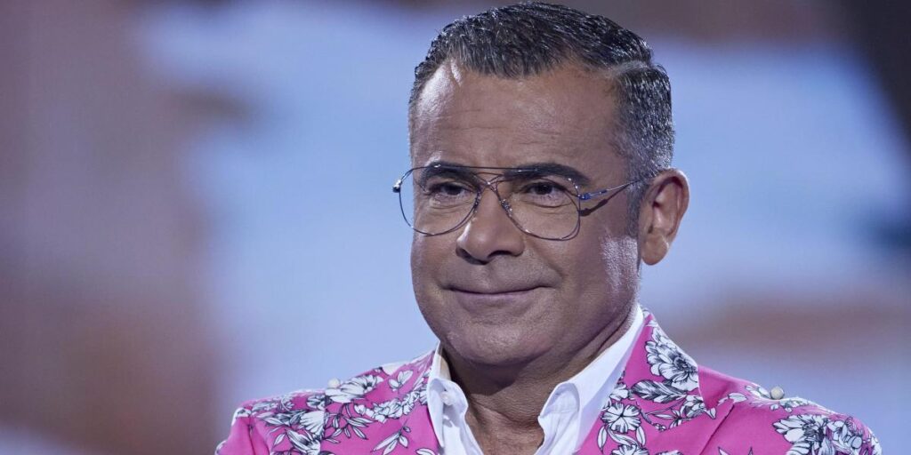 Tres nuevos concursantes de 'Supervivientes 2023', pillados en el aeropuerto rumbo a Honduras