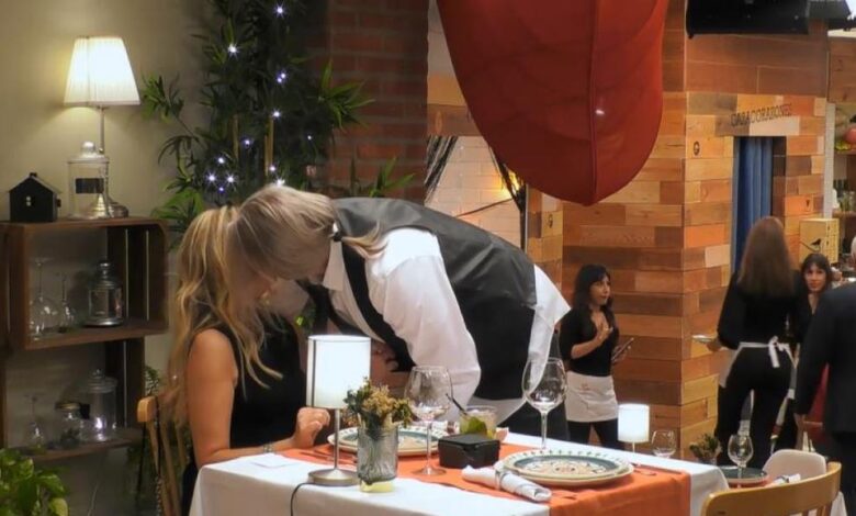 Un comensal de 'First Dates' se vuelve 'loco' al conocer a su cita: "Deja algo para el postre"