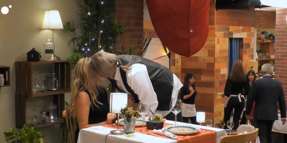 Un comensal de 'First Dates' se vuelve 'loco' al conocer a su cita: "Deja algo para el postre"