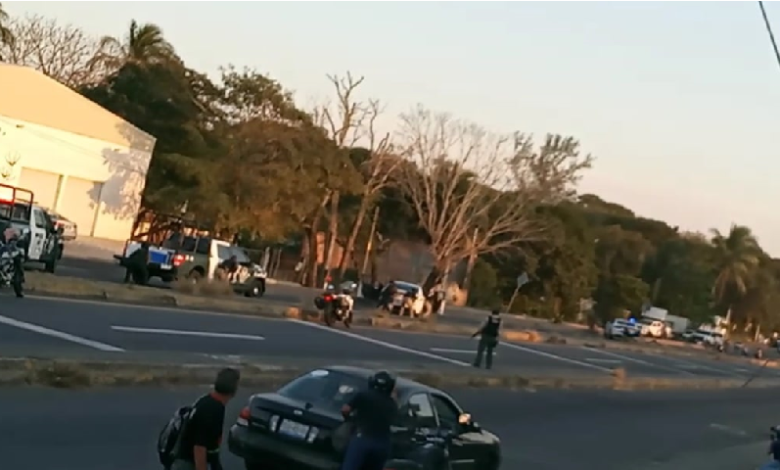 VIDEO: Enfrentamiento entre policías y delincuentes, hay un policía muerto y tres detenidos