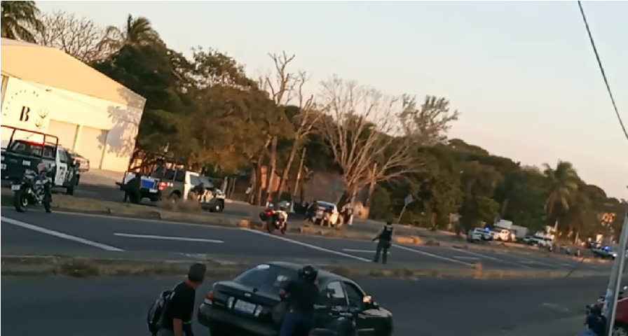 VIDEO: Enfrentamiento entre policías y delincuentes, hay un policía muerto y tres detenidos