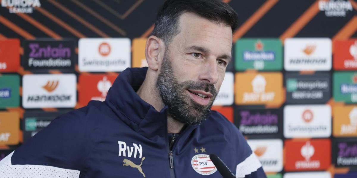 Van Nistelrooy lamenta "los errores" en defensa y reconoce que "será difícil"