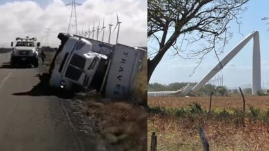 Vientos de más de 120 kilómetros vuelcan tráileres en Oaxaca