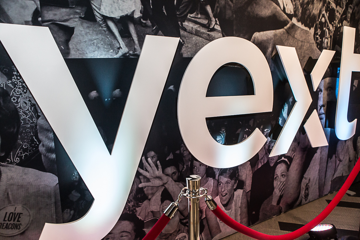 Yext se sube al tren de la IA generativa con Yext Chat, un chatbot centrado en la empresa