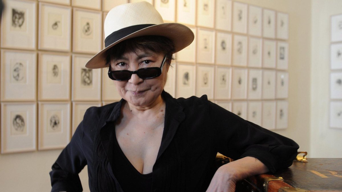 Yoko Ono, la viuda de John Lennon, cumple 90 años