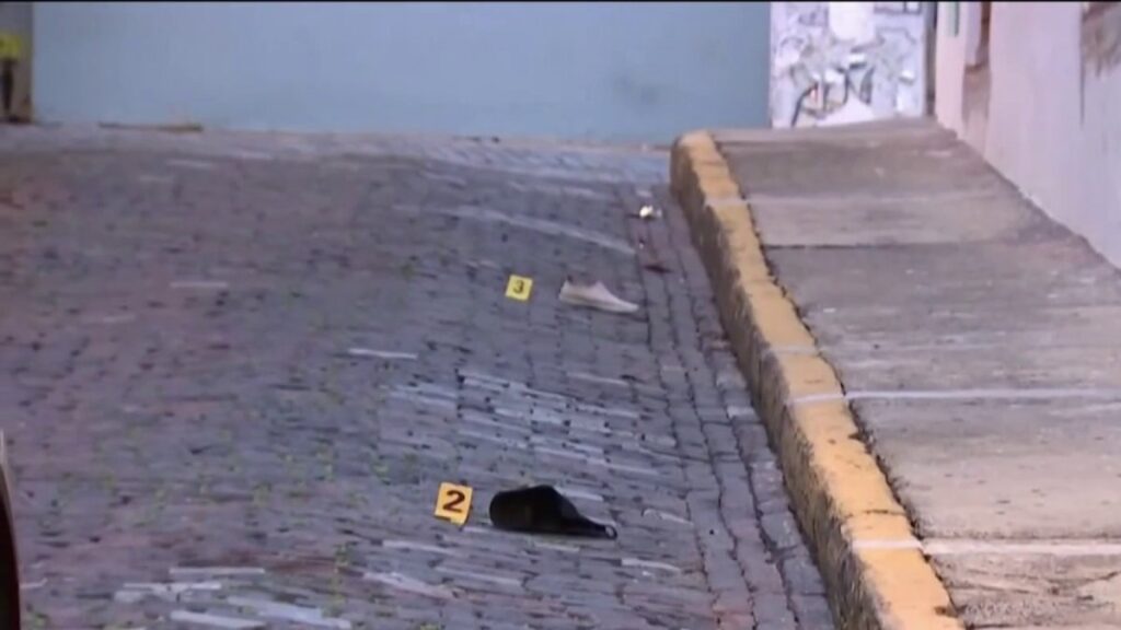 agreden con arma blanca a turistas por grabar video en La Perla