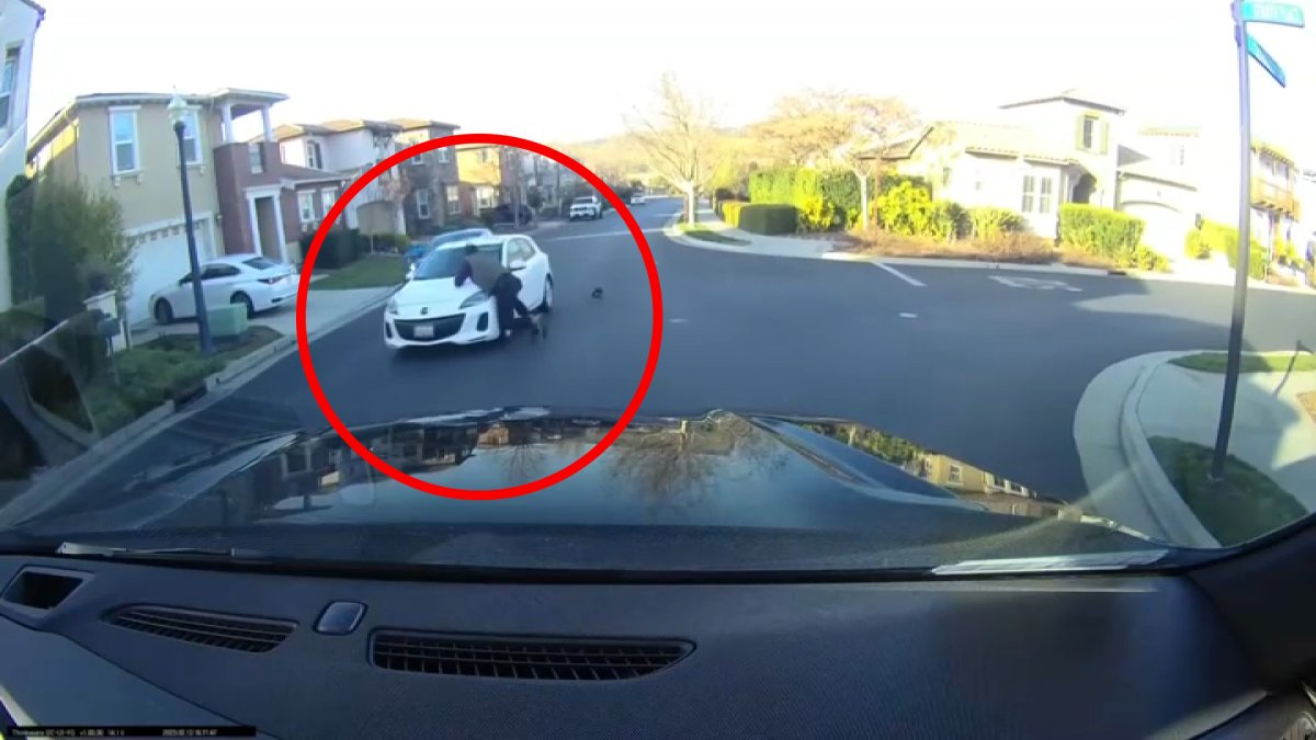 anciano arrastrado en incidente de ira al volante