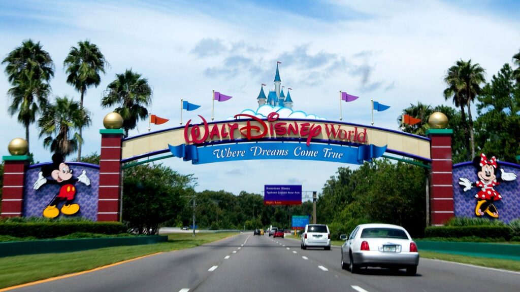 avanza proyecto de ley de Reedy Creek en Florida