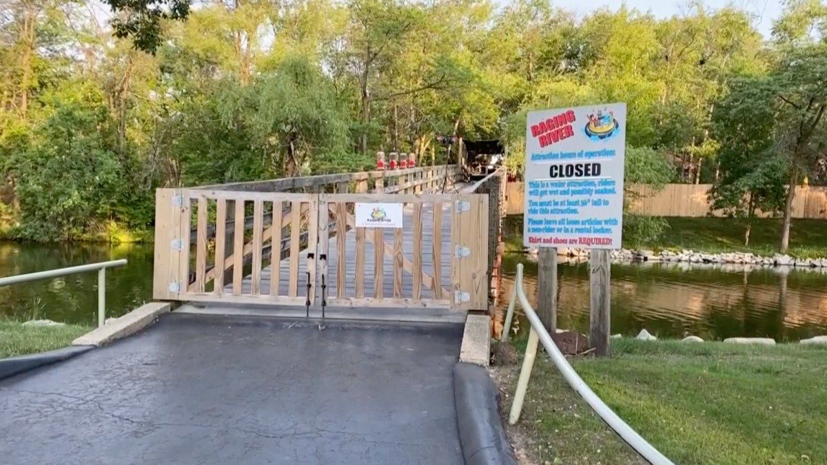 cierran parque Raging River tras muerte de niño hispano