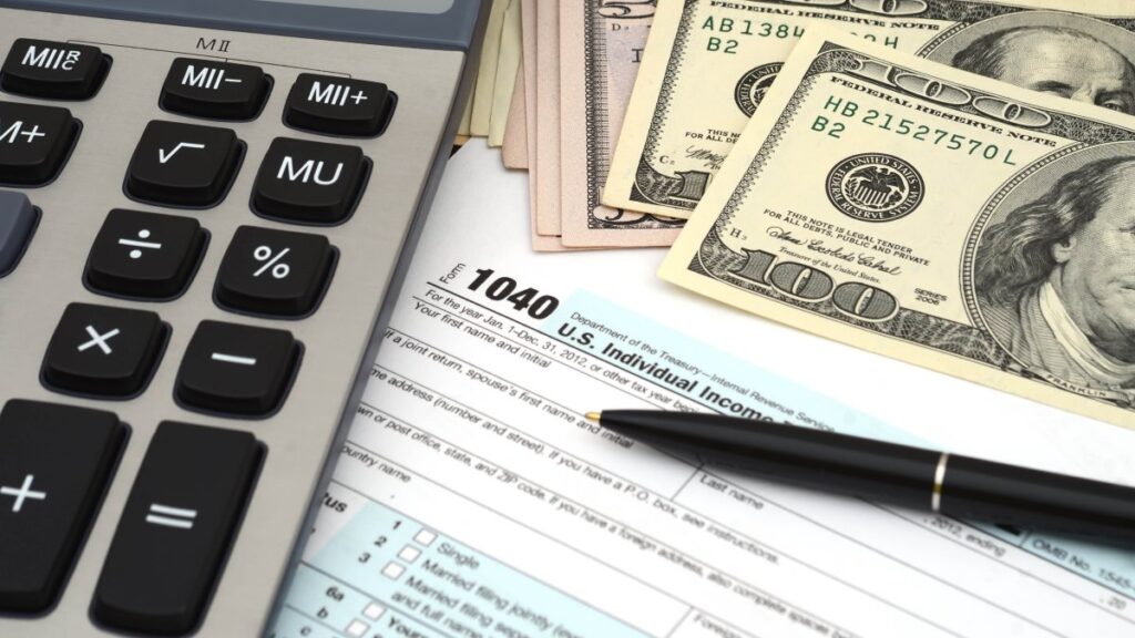 espera para declarar impuestos si recibiste pago estatal