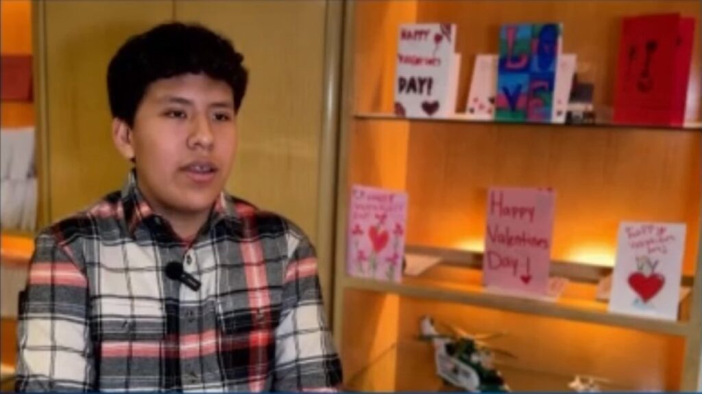 joven de 14 años envía 20,000 tarjetas