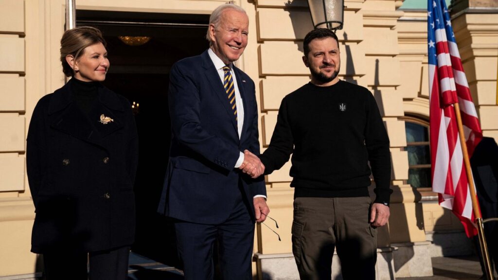 legisladores republicanos critican a Biden por no dar aviones de combate a Ucrania