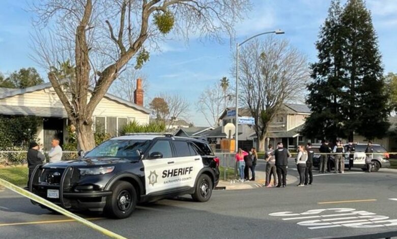 mujer muere apuñalada y atropellada por su pareja