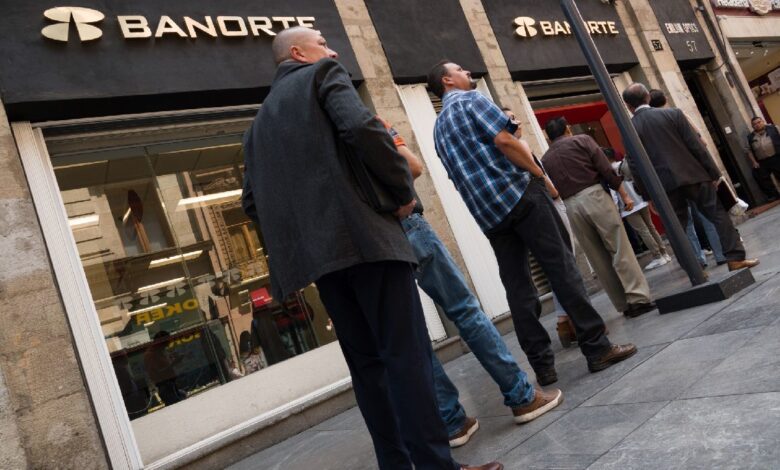 ¿Abrirán los bancos este lunes 6 febrero?  