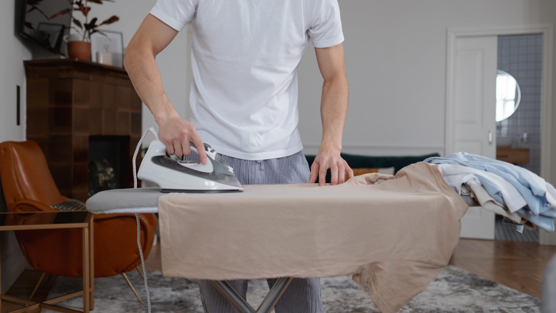 El truco de las bolas de lana para que la ropa salga planchada de la secadora