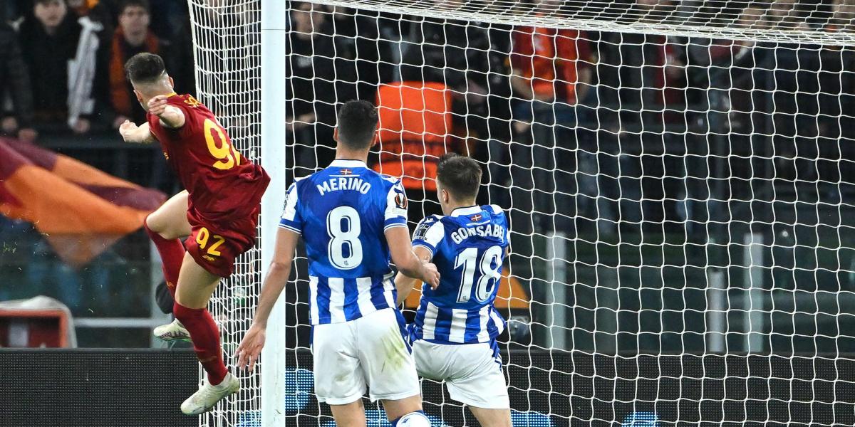 2-0: La Roma deja herida de muerte a la Real
