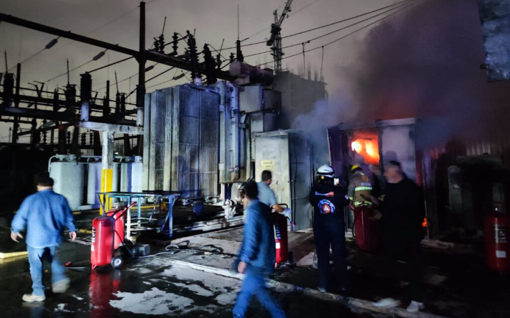 25 mil afectados en NL por incendio en planta de CFE