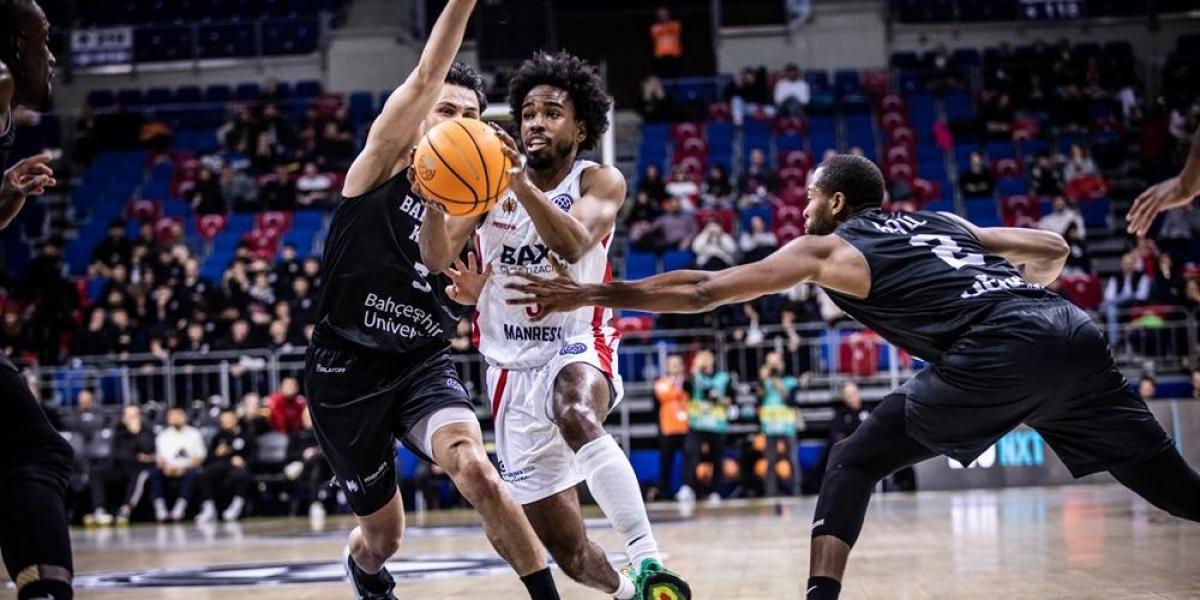 76-77: Harding se viste de héroe en Turquía