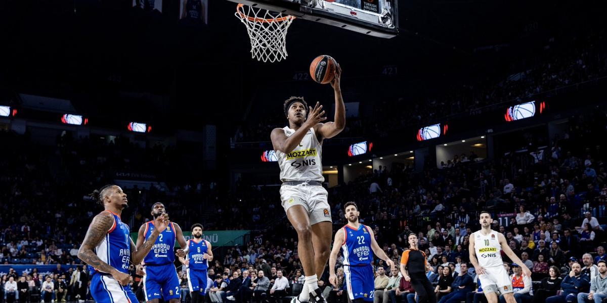 84-97: El Partizan da el golpe ante el campeón