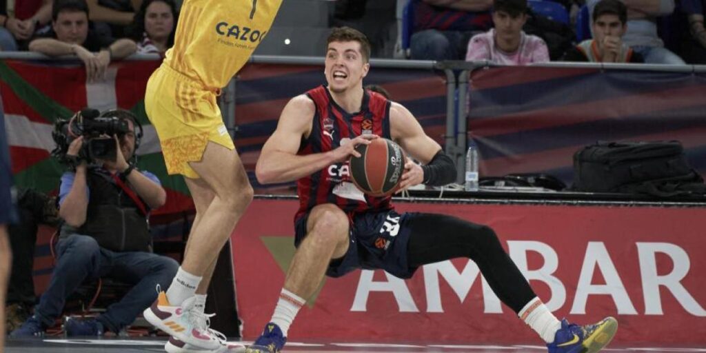 93-87: Thompson y Kotsar abren la puerta de los playoffs al Baskonia