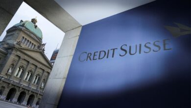 Acciones de Credit Suisse y UBS caen tras acuerdo de fusión