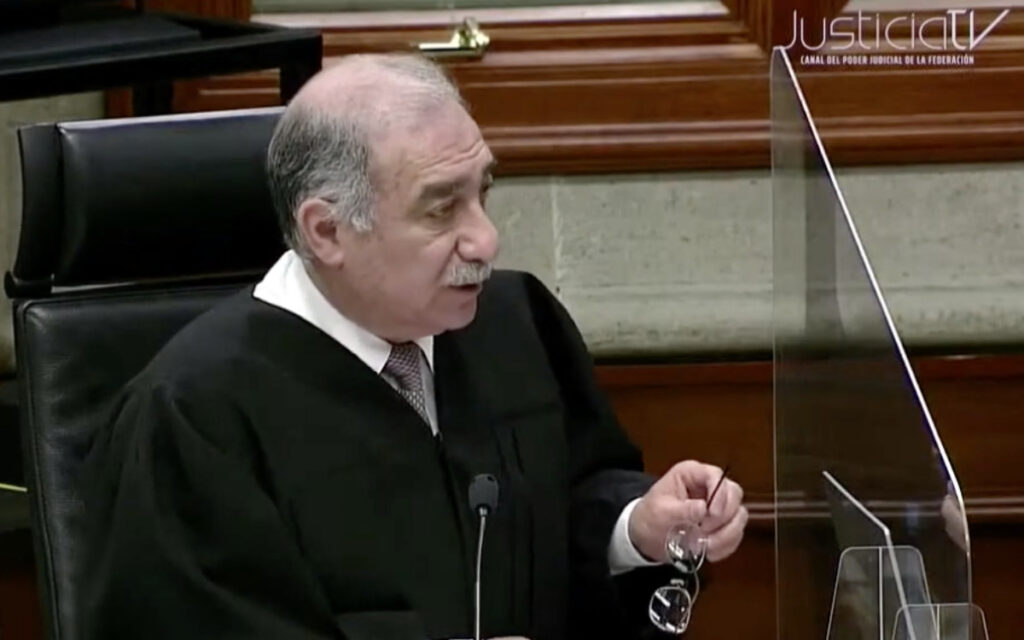 Admite Corte controversia del INE contra "Plan B"