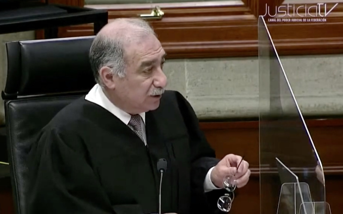 Admite Corte controversia del INE contra "Plan B"