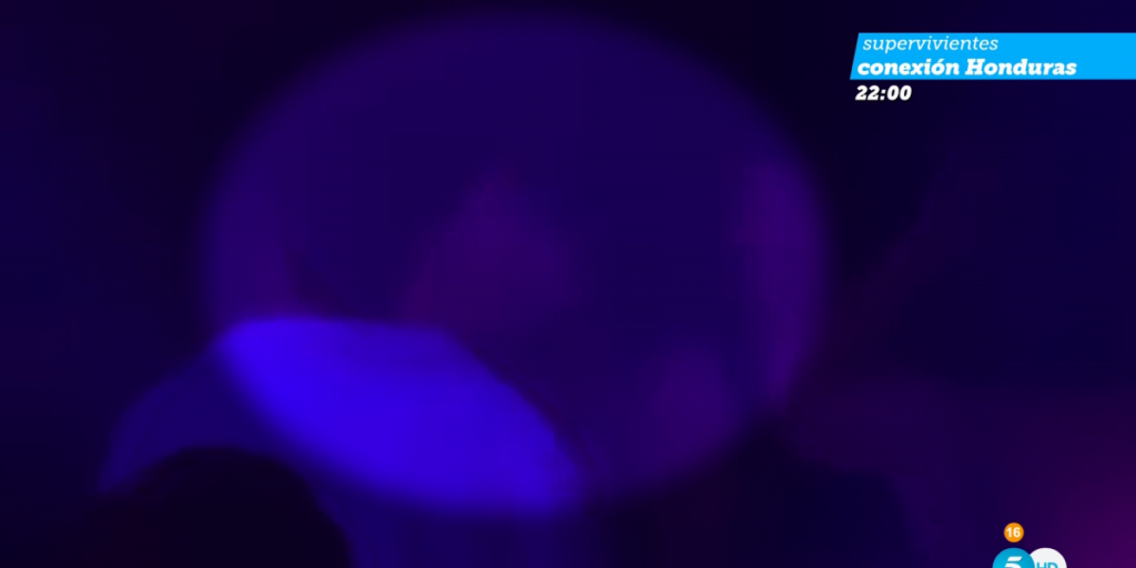 Aitana y Sebastián Yatra 'pillados' besándose en medio de una fiesta