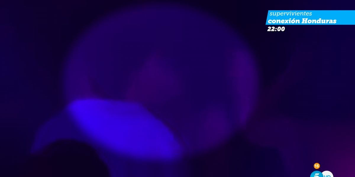 Aitana y Sebastián Yatra 'pillados' besándose en medio de una fiesta