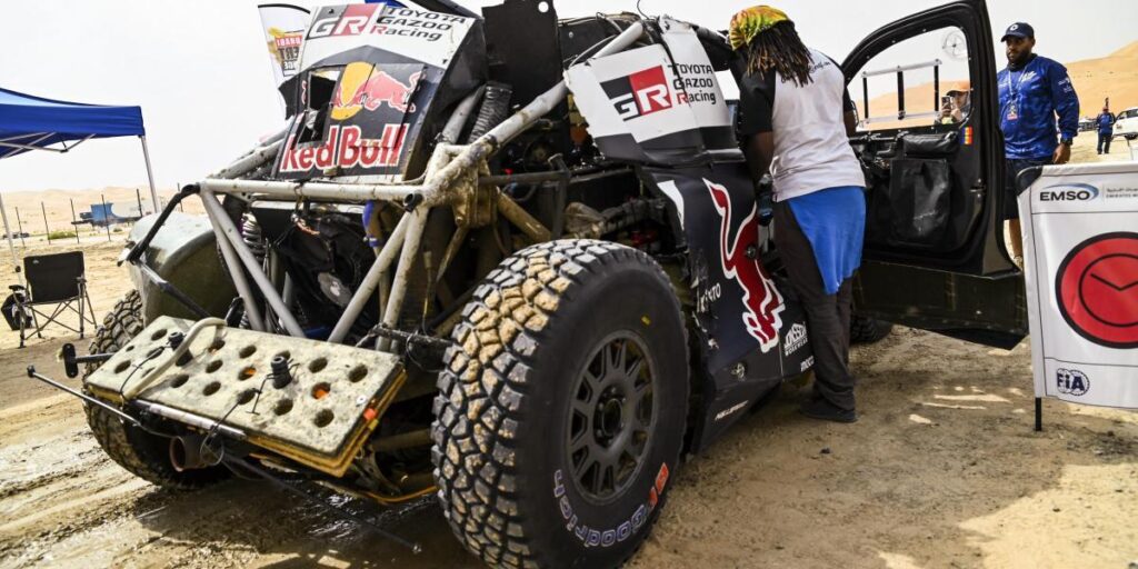 Al Attiyah abandona el Abu Dhabi Desert Challenge