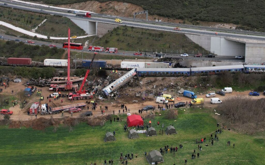 Al menos 36 muertos en el peor choque de trenes en 10 años en Europa