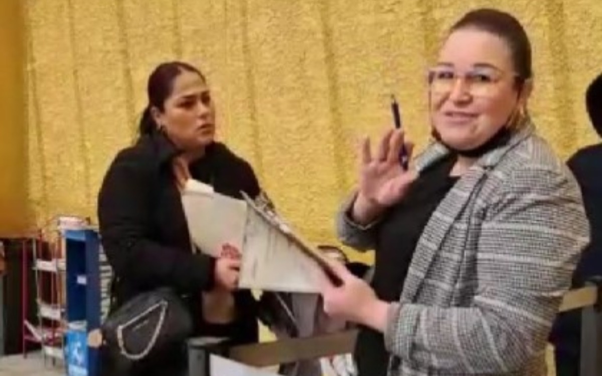 Amagan a mexicanos con llamar a policía en consulado de Las Vegas | Video