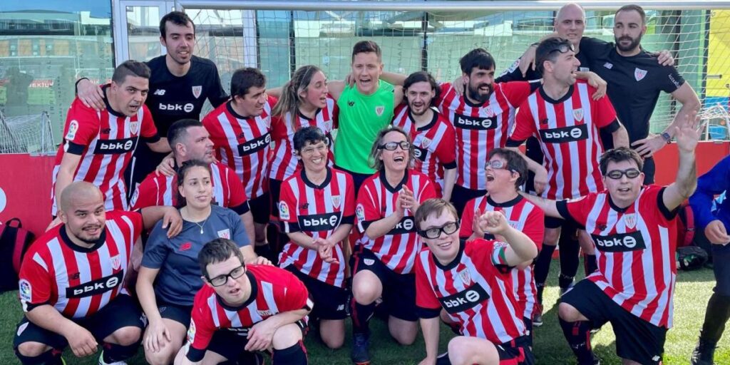 Ander Herrera se suma a la fiesta de LaLiga Genuine en Lezama