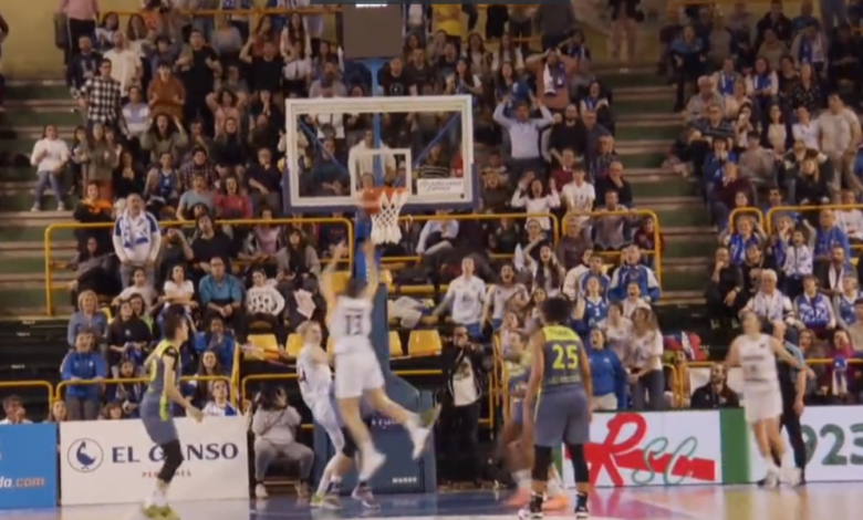 Andrea Vilaró fuerza el tercer partido con esta canasta increíble