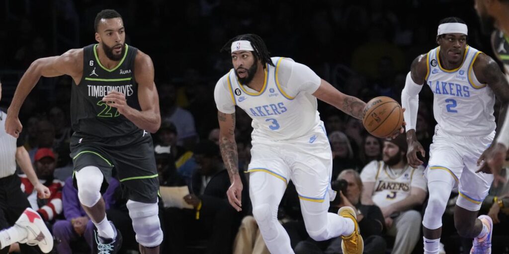 Anthony Davis no es suficiente para los Lakers