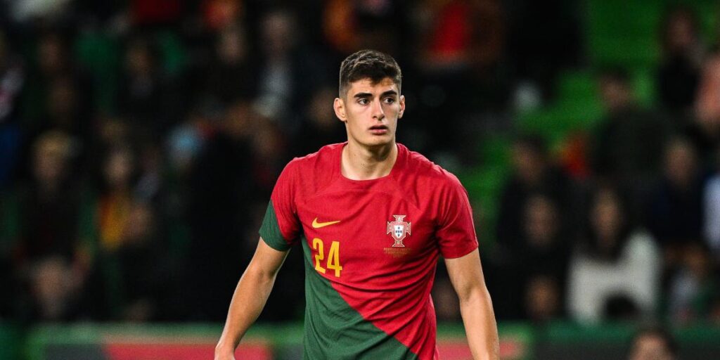 António Silva, objetivo del Real Madrid, gana el premio jugador revelación del Benfica